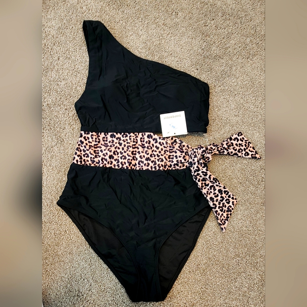 Black One-Shoulder Swimsuit with Leopard Print by Cacique